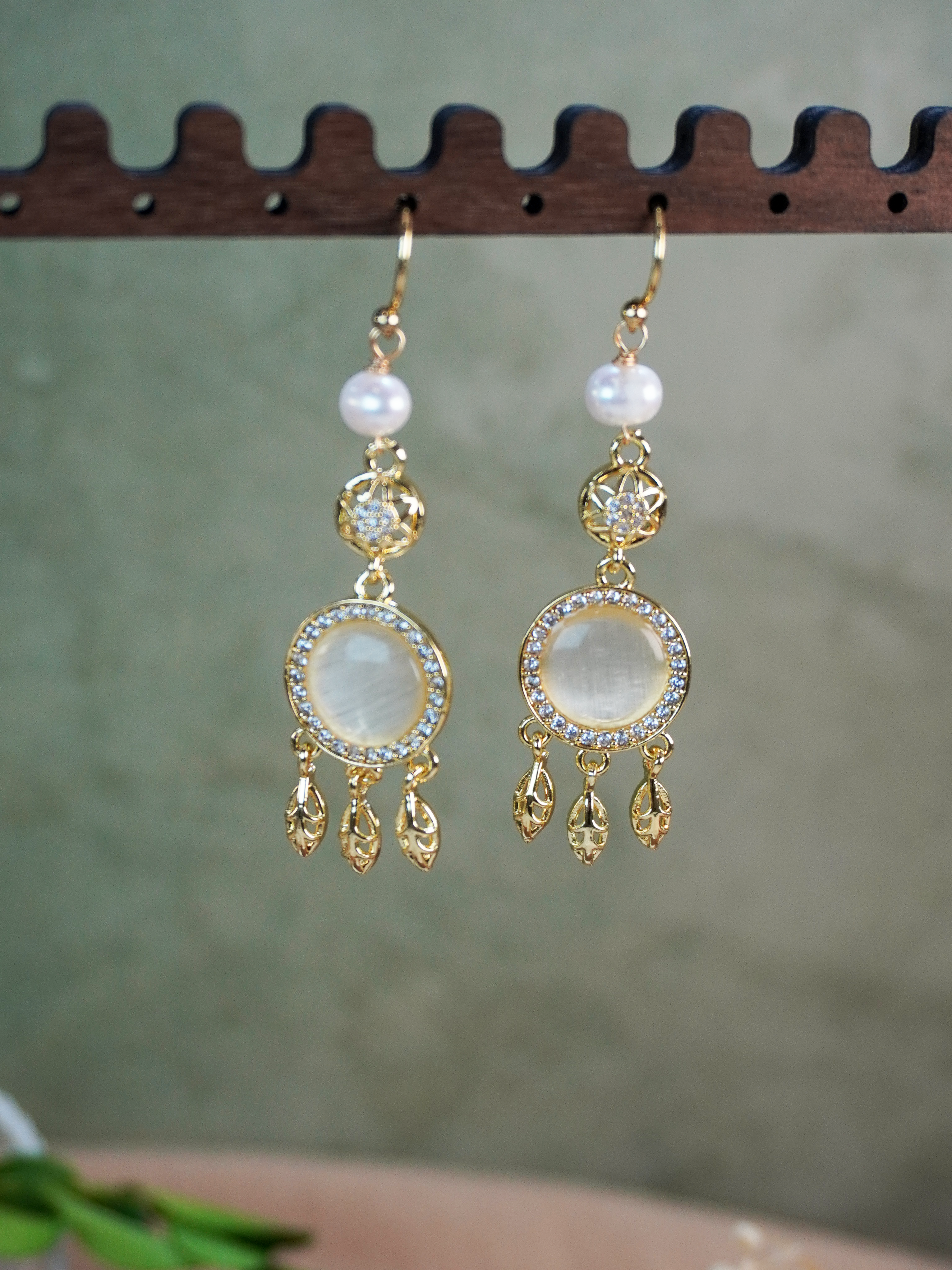 Boho Dreamcatcher Cat’s Eye Pearl Jewelry Matching Set, Gold Leaf Tassel Earrings & Necklace